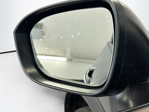 Used 2023 Nissan Rogue S AWD/4WD image 16
