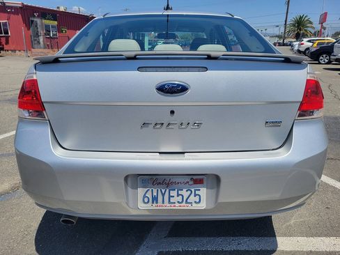 Used 2009 Ford Focus SES FWD image 4