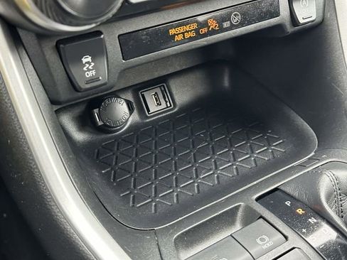 Used 2021 Toyota RAV4 LE AWD/4WD image 7