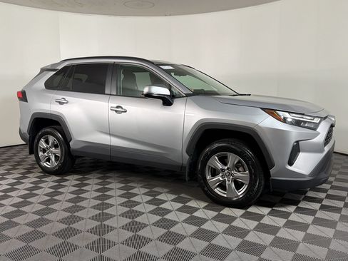 Used 2025 Toyota RAV4 XLE w/ Convenience Package FWD image 6