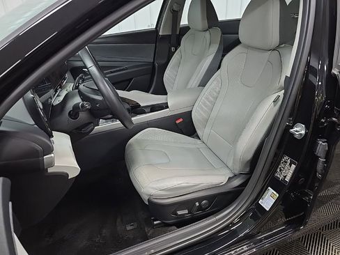 Used 2023 Hyundai Elantra Limited FWD image 26