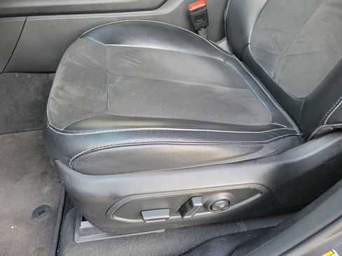 Used 2024 Jeep Grand Cherokee L Laredo image 10