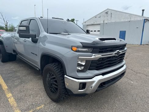 Used 2024 Chevrolet Silverado 3500 LT w/ All Star Edition AWD/4WD image 6