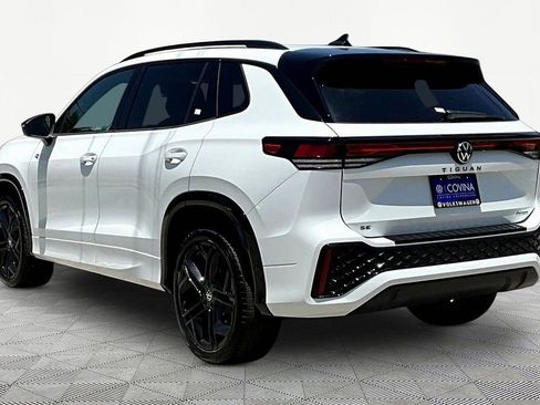 New 2026 Volkswagen Tiguan SE R-Line AWD/4WD image 4