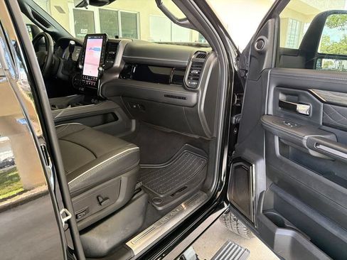 Used 2026 RAM 2500 Limited AWD/4WD image 36