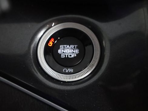 Used 2023 Jeep Grand Cherokee Laredo AWD/4WD image 22