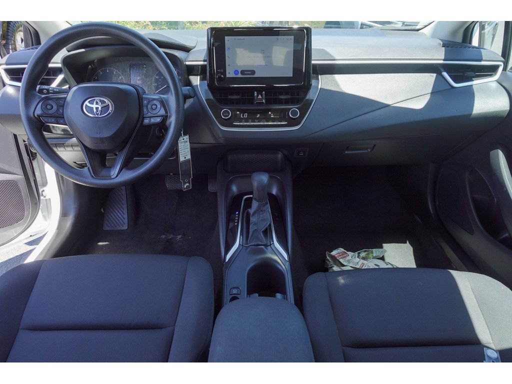 Used 2025 Toyota Corolla LE FWD image 28
