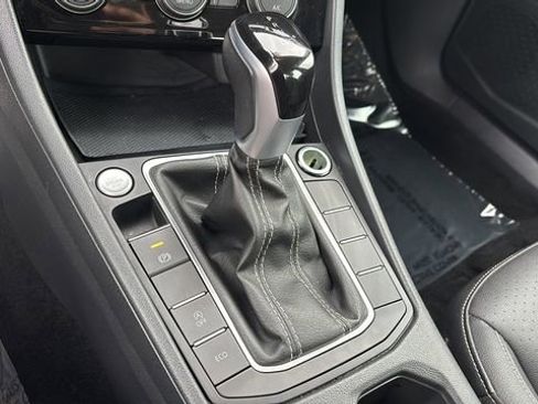 Used 2024 Volkswagen Jetta SE image 30