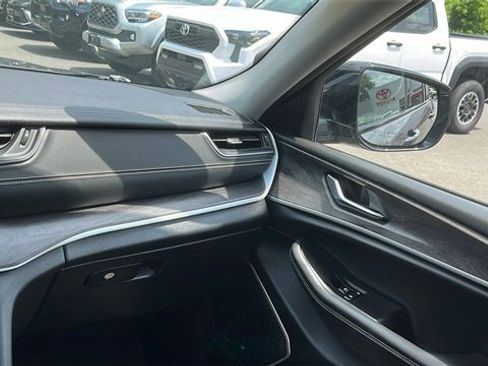 Used 2022 Jeep Grand Cherokee Limited image 22