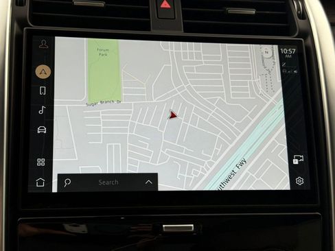 Used 2024 Land Rover Discovery Dynamic SE image 27