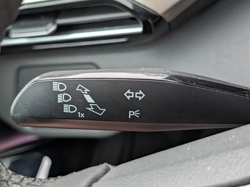 Used 2023 Volkswagen ID.4 Pro AWD/4WD image 30