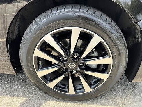 Used 2018 Nissan Altima 2.5 SL FWD image 12