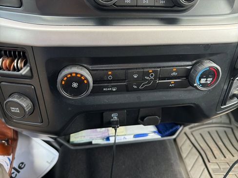 Used 2023 Ford F150 XLT RWD image 11