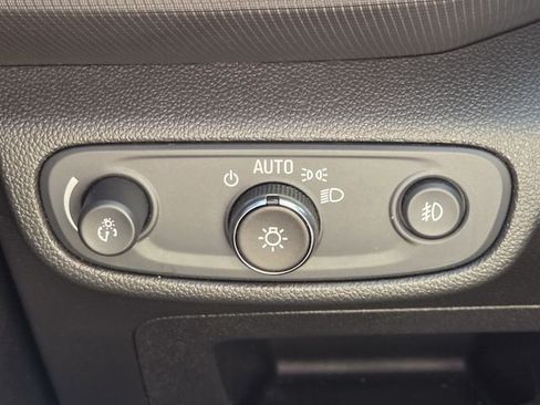 Used 2022 Chevrolet TrailBlazer LT FWD image 21