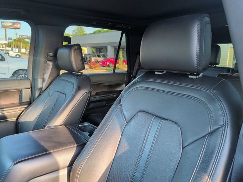 Used 2020 Ford Expedition Limited w/ Equipment Group 301A image 7