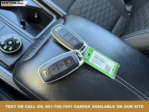 Used 2024 Nissan Pathfinder S image 35