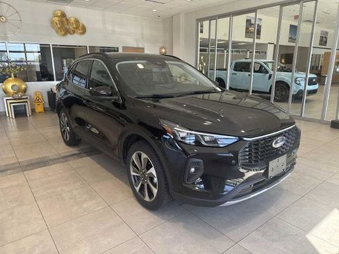 Certified 2024 Ford Escape Platinum AWD/4WD image 1