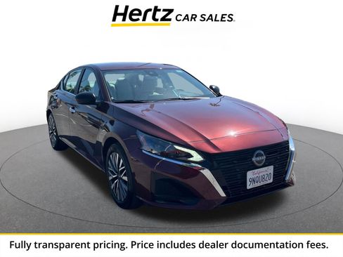 Used 2025 Nissan Altima 2.5 SV FWD image 1
