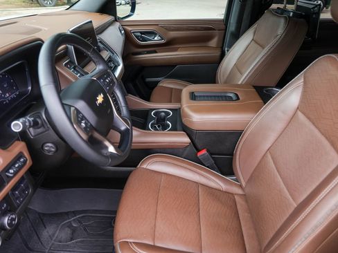 Used 2023 Chevrolet Tahoe High Country w/ Premium Package image 12