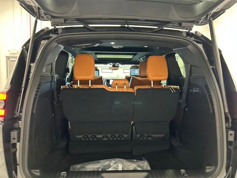 New 2026 Chrysler Pacifica Pinnacle image 30