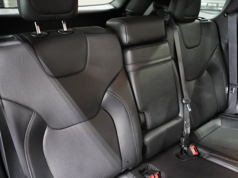Used 2019 Jeep Cherokee Limited w/ Technology Group FWD image 21