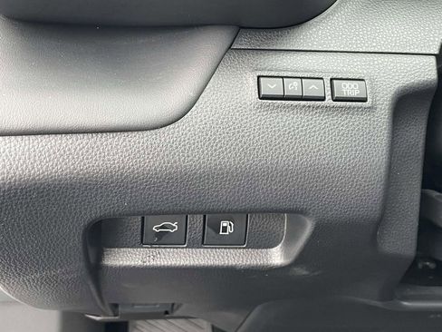 Used 2024 Toyota Crown Limited image 19