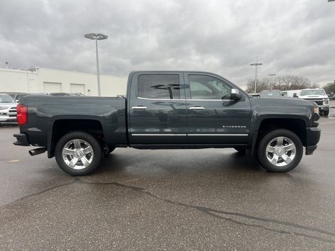 Used 2018 Chevrolet Silverado 1500 LTZ Z71 w/ LTZ Plus Package image 9