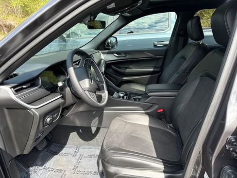 New 2025 Jeep Grand Cherokee L Altitude AWD/4WD image 15