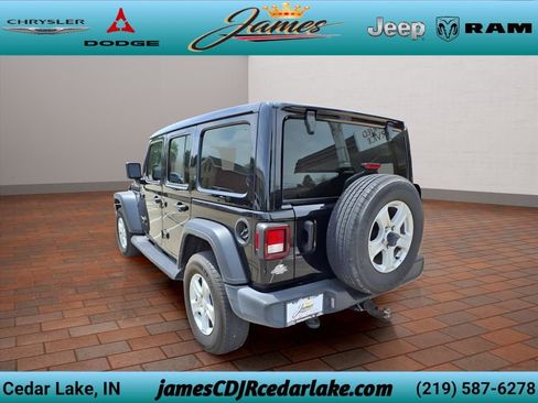 Used 2022 Jeep Wrangler Unlimited Sport w/ Sun And Sound Package AWD/4WD image 3