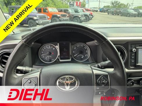 Used 2016 Toyota Tacoma SR5 w/ SR5 Appearance Package (SN) AWD/4WD image 12