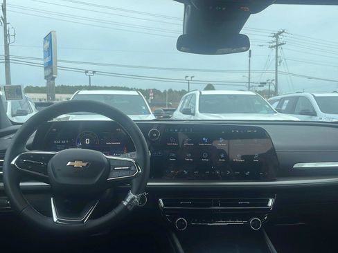 New 2026 Chevrolet Traverse LT w/ LPO, Floor Liner Package image 12