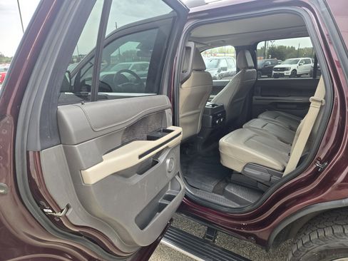 Certified 2021 Ford Expedition Limited image 12