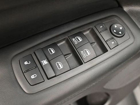 Used 2021 Jeep Grand Cherokee Laredo X RWD image 3
