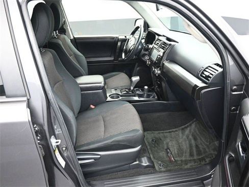 Used 2018 Toyota 4Runner TRD Off-Road image 16