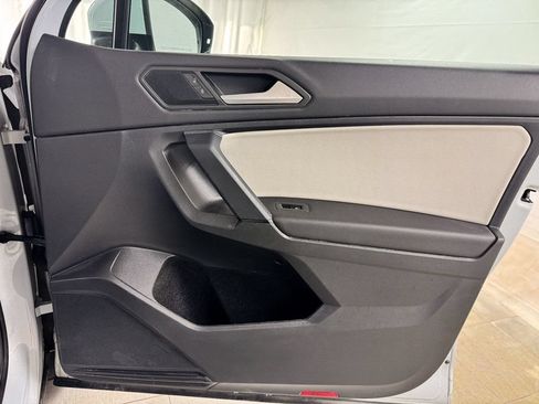 Used 2019 Volkswagen Tiguan SEL R-Line AWD/4WD image 18