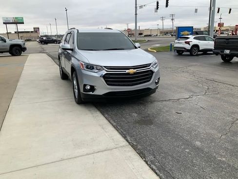 Used 2020 Chevrolet Traverse LT image 4