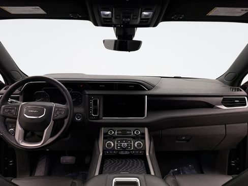 Used 2021 GMC Yukon Denali w/ Denali Premium Package image 14