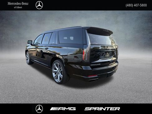 Used 2025 Cadillac Escalade ESV Sport Platinum AWD/4WD image 4