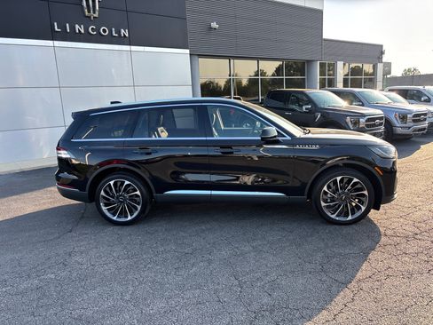 New 2025 Lincoln Aviator Reserve w/ Illumination Package image 8