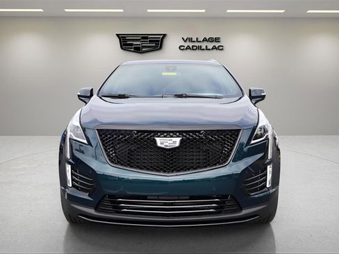 New 2026 Cadillac XT5 Luxury w/ LPO, ONYX Package image 8
