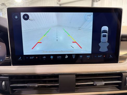 Used 2025 Lincoln Corsair AWD image 18