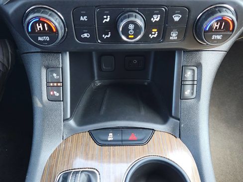 Used 2019 GMC Acadia SLE image 27