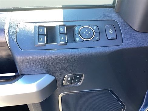Used 2022 Ford F250 Lariat w/ Chrome Package image 14