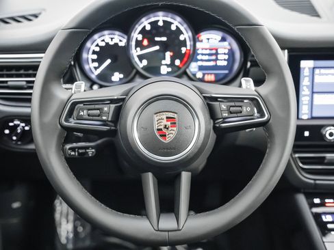 New 2026 Porsche Macan image 17
