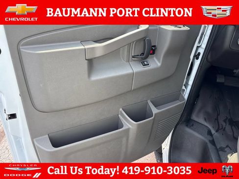Used 2025 Chevrolet Express 2500 w/ Driver Convenience Package RWD image 10
