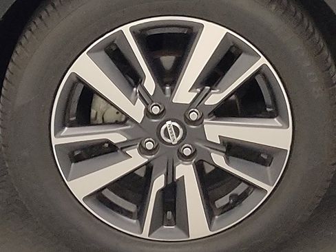 Used 2021 Nissan Versa SV image 31