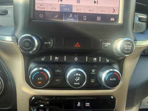 Used 2022 RAM 1500 Laramie AWD/4WD image 28