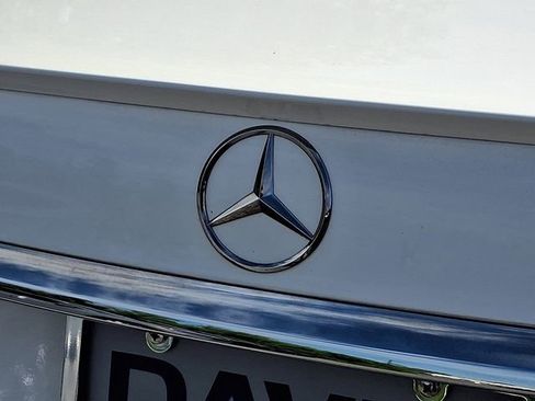 Used 2017 Mercedes-Benz E 300 4MATIC image 30