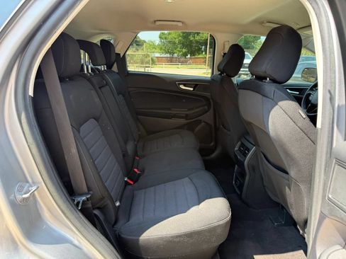 Used 2020 Ford Edge SE FWD image 16