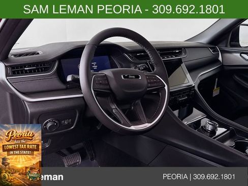 New 2025 Jeep Grand Cherokee Laredo image 9